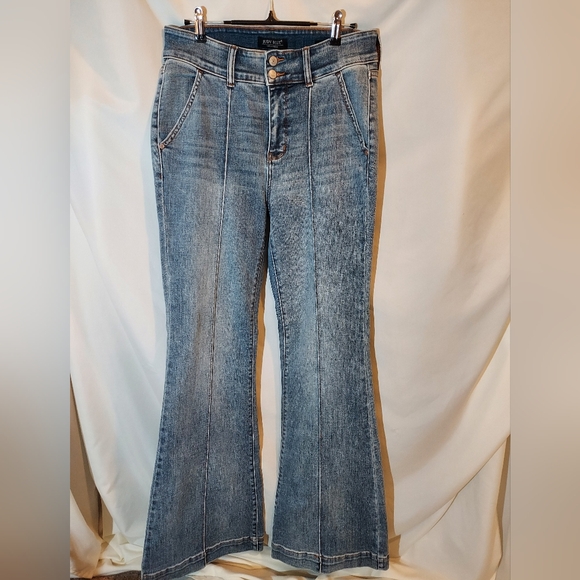 Judy Blue Denim - Judy Blue Trouser Retro Style Flare Jeans - 29x33